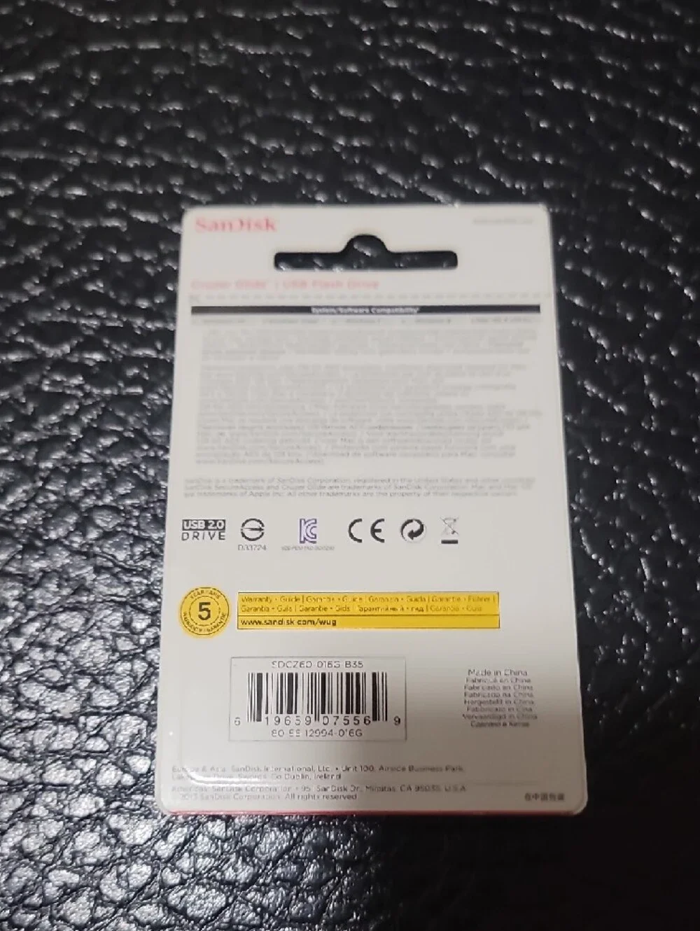 Sandisk Black & Red Cruzer Glide USB 3.0 Flash Drive - SDCZ60-016G-B35